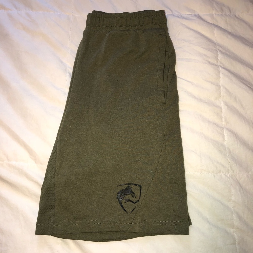 ALPHALETE SWEAT PANT SHORTS